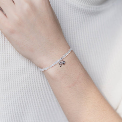 The Rati - สร้อยข้อมือมงคลพระแม่ลักษมี อัญมณี Moonstone และ Clear Quartz - The Hindu Gods Series - Harmenstone Thailand